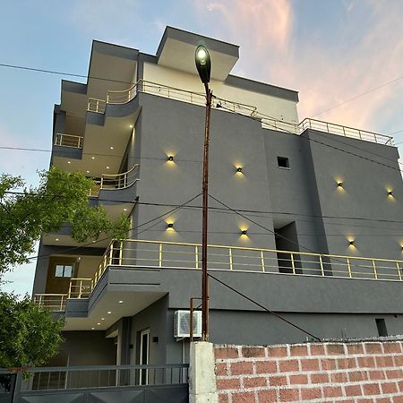 Mico'S Apartments Vlorë 外观 照片