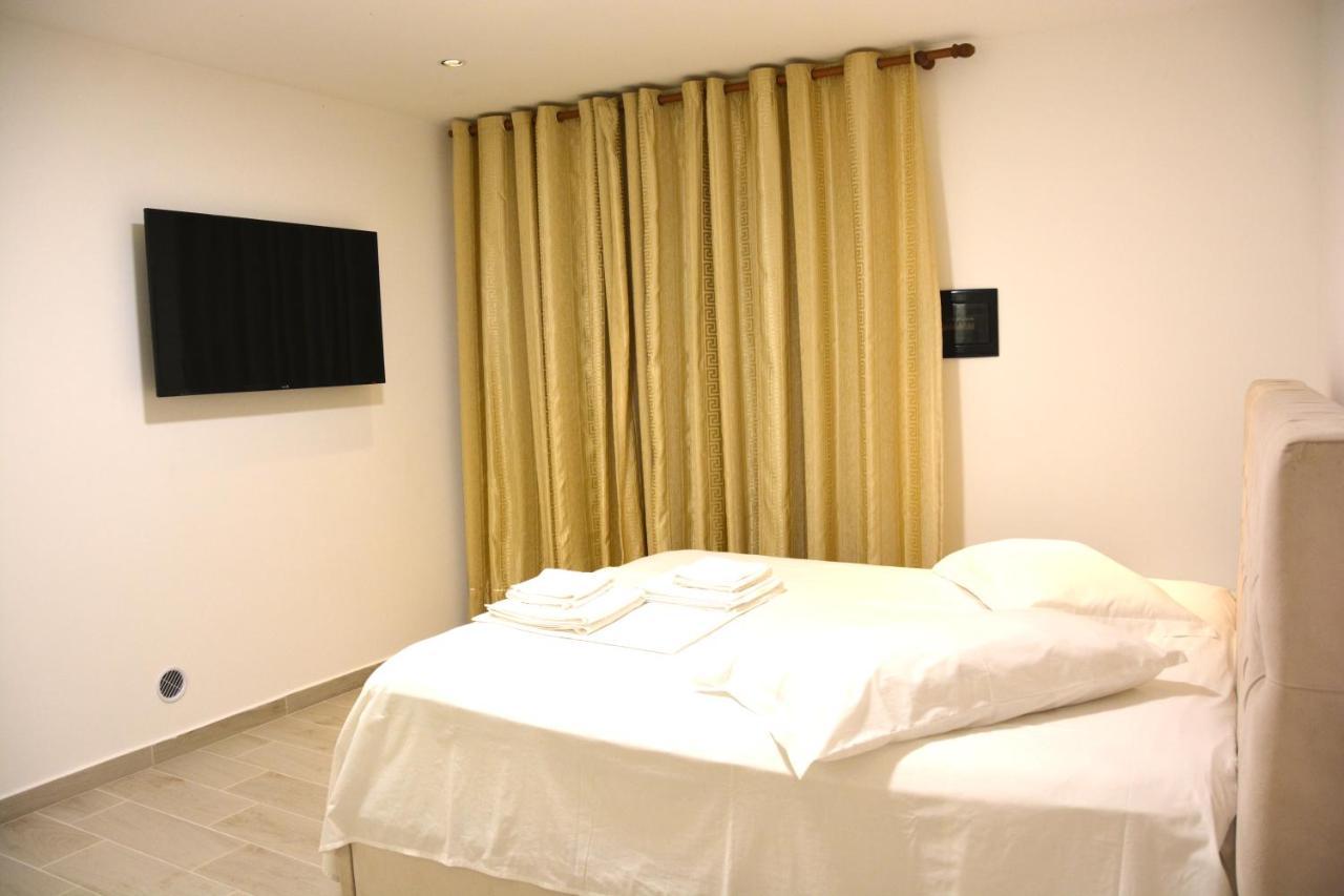 Mico'S Apartments Vlorë 外观 照片