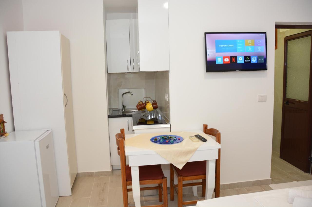 Mico'S Apartments Vlorë 外观 照片