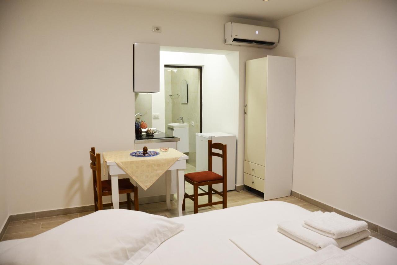 Mico'S Apartments Vlorë 外观 照片