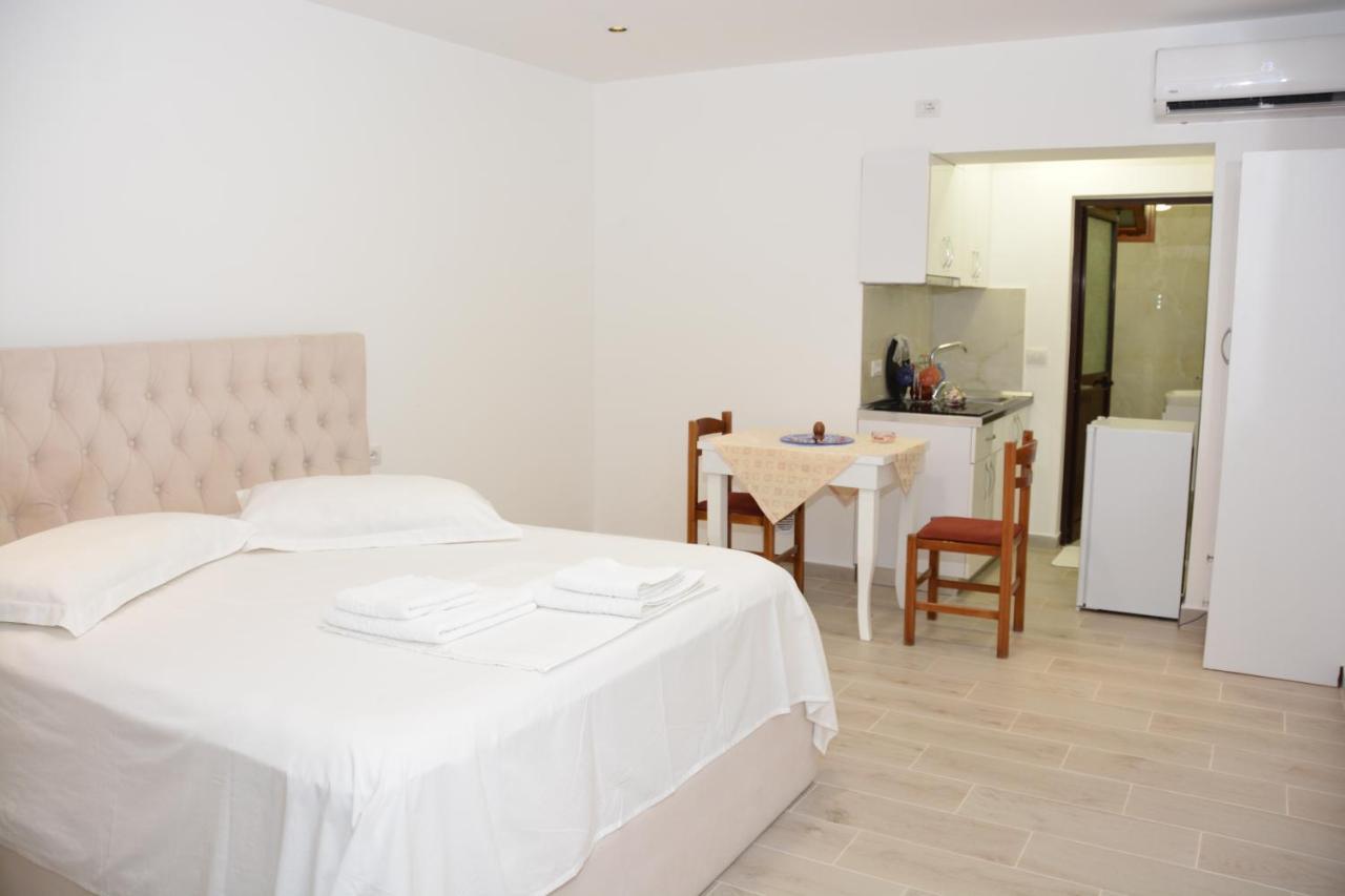 Mico'S Apartments Vlorë 外观 照片