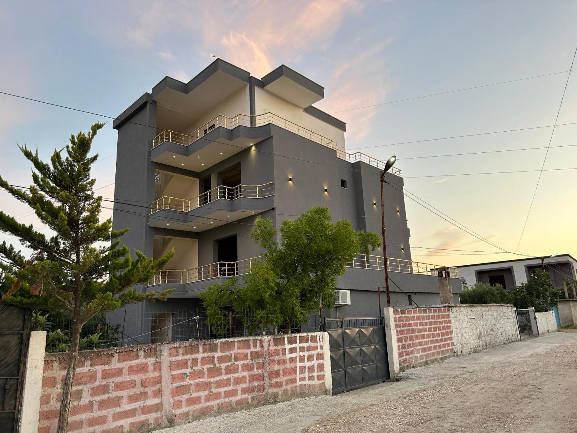 Mico'S Apartments Vlorë 外观 照片