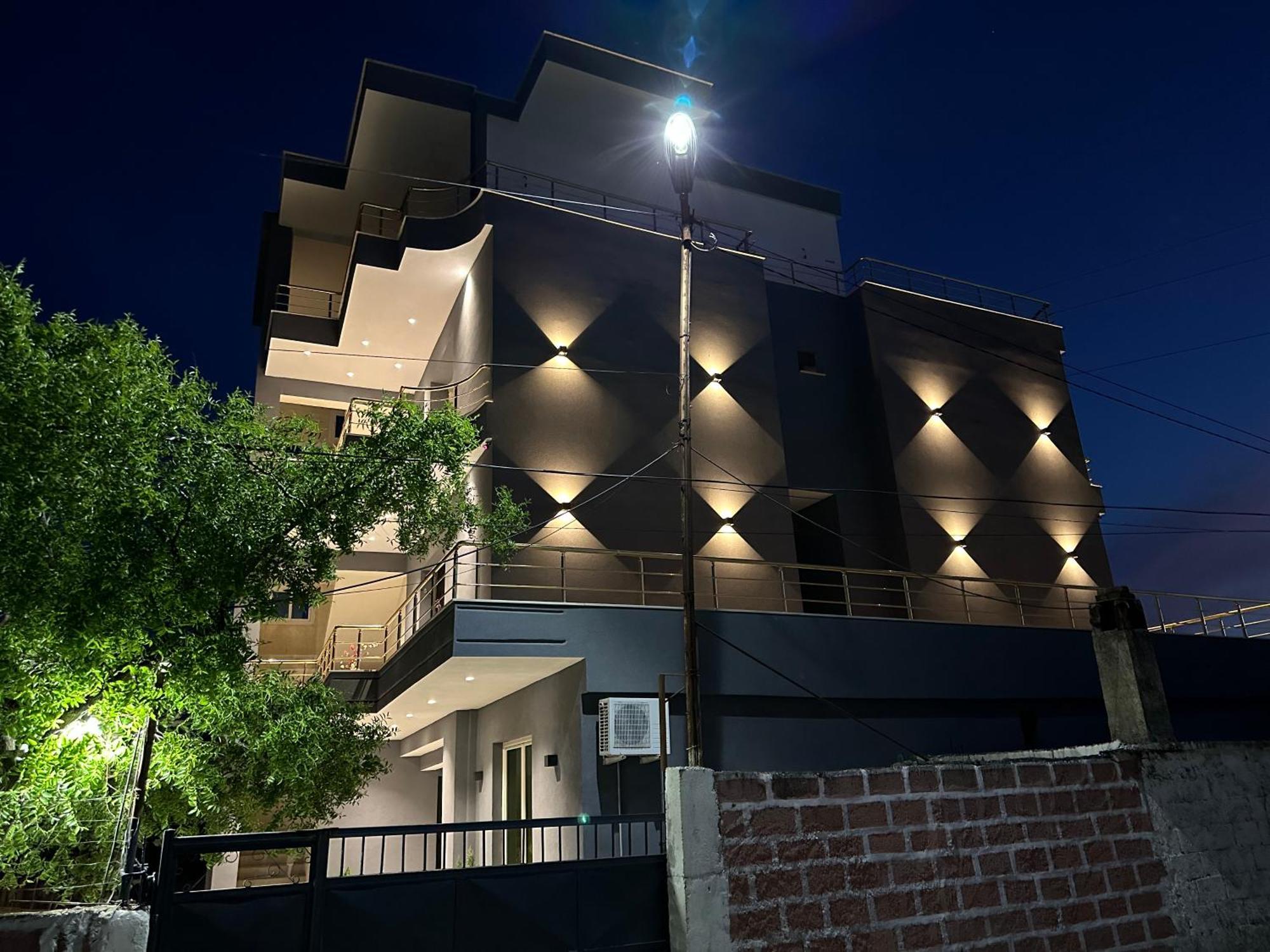 Mico'S Apartments Vlorë 外观 照片